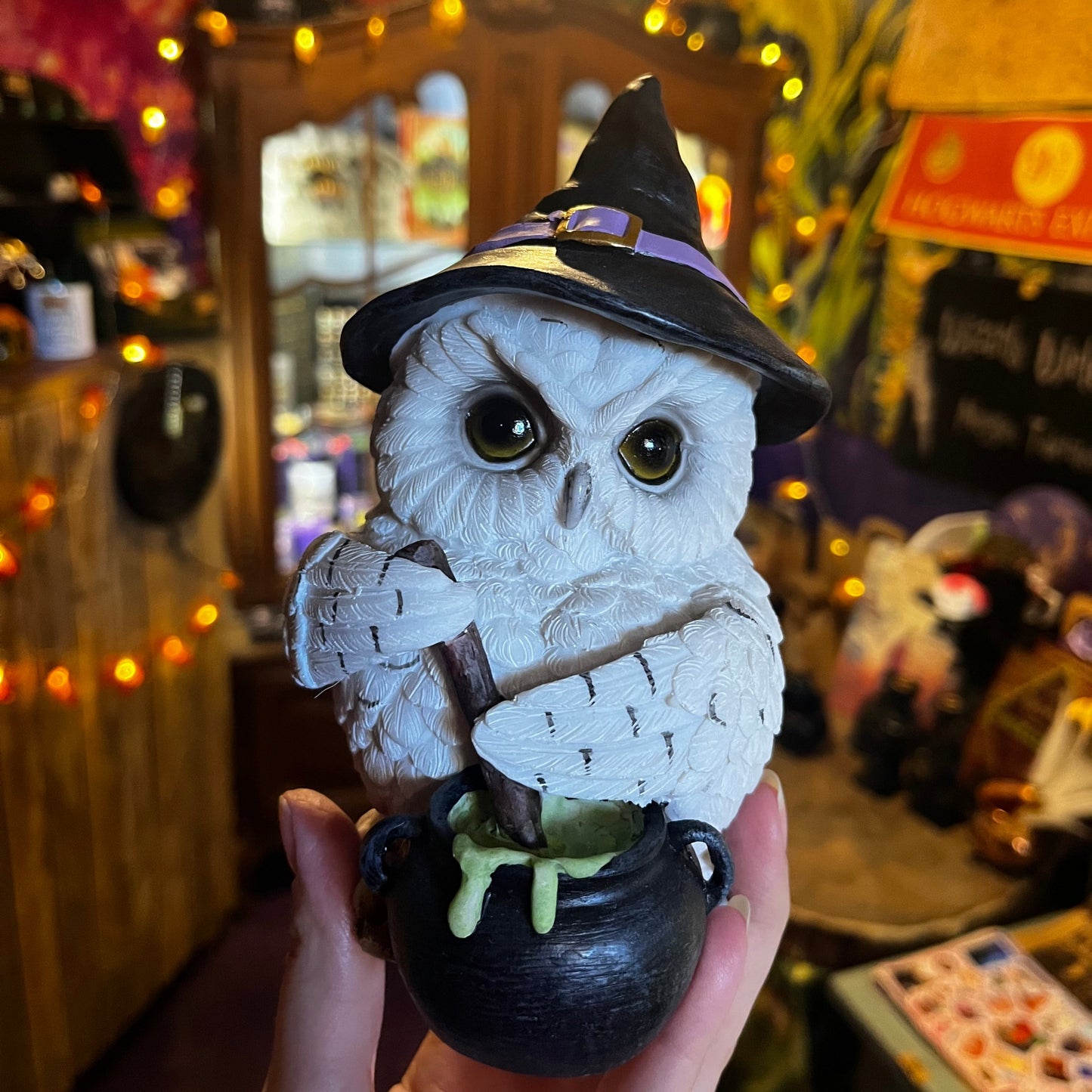 Snowy Owl Figurine Collection – Hedwig-Inspired Resin Figures