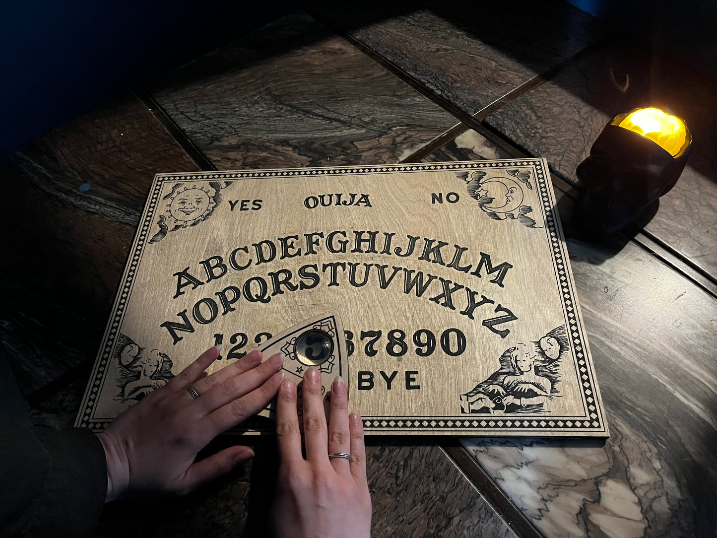 Квест Спиритическая доска - мистическое приключение в Риге