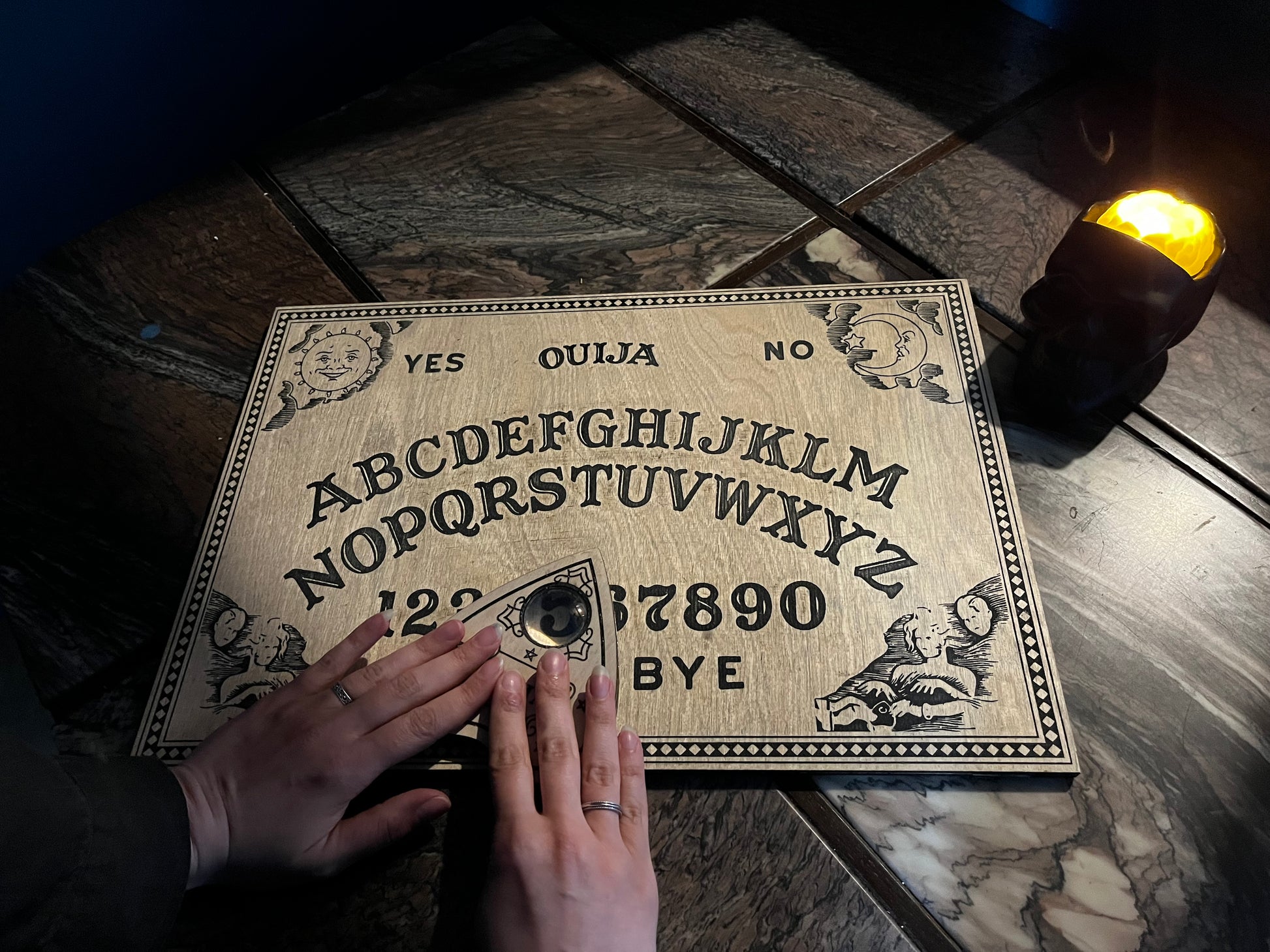 Квест Спиритическая доска - мистическое приключение в Риге